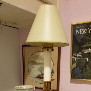 Green or Cream Metal Shade with Fowler